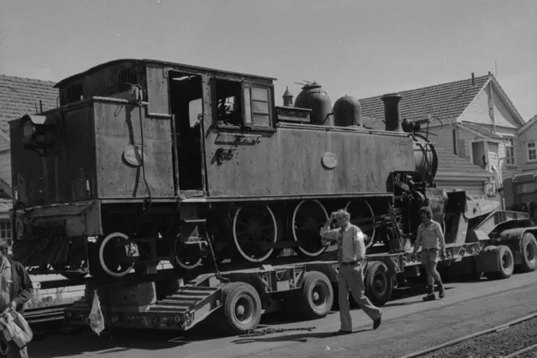 Image: Photograph of locomotive WW 491