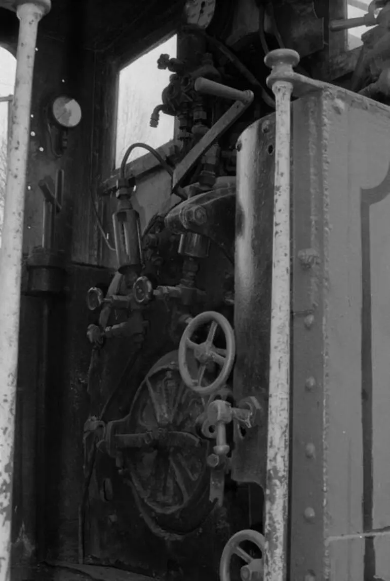 Image: Photograph of locomotive F 180