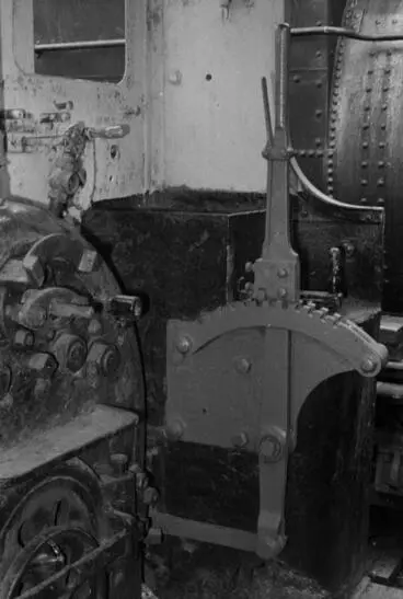 Photograph of interior of cab of a D 170 locomotive. Image: Photograph of interior of cab of a D 170 locomotive.
