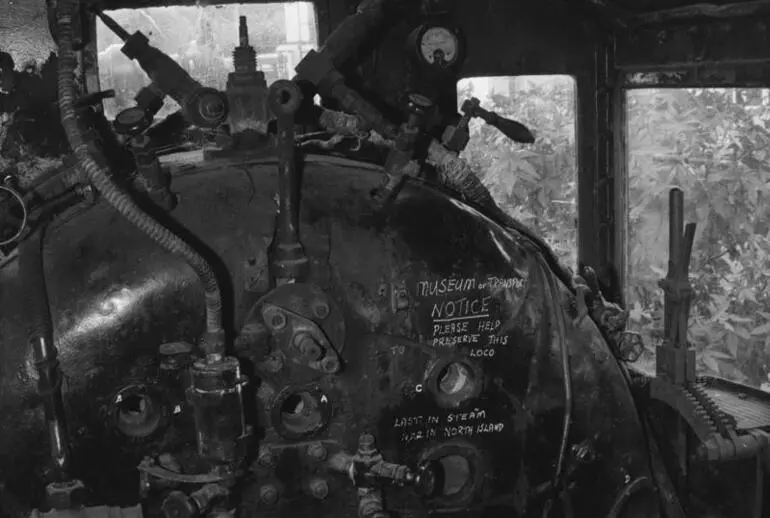 Image: Photograph of locomotive AB 832