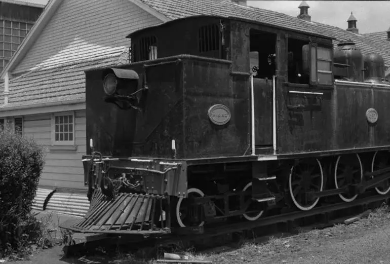 Image: Photograph of locomotive WW 491