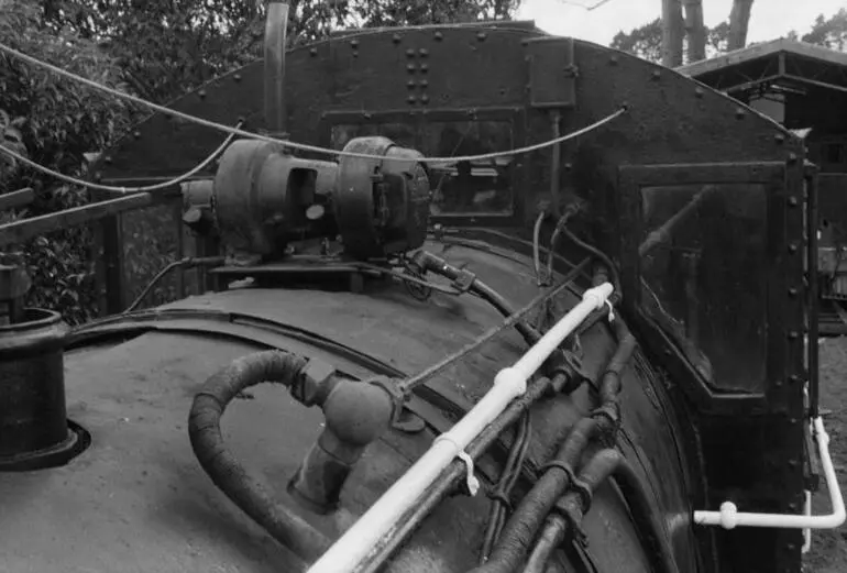 Image: Photograph of locomotive AB 832