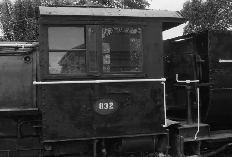 Image: Photograph of locomotive AB 832