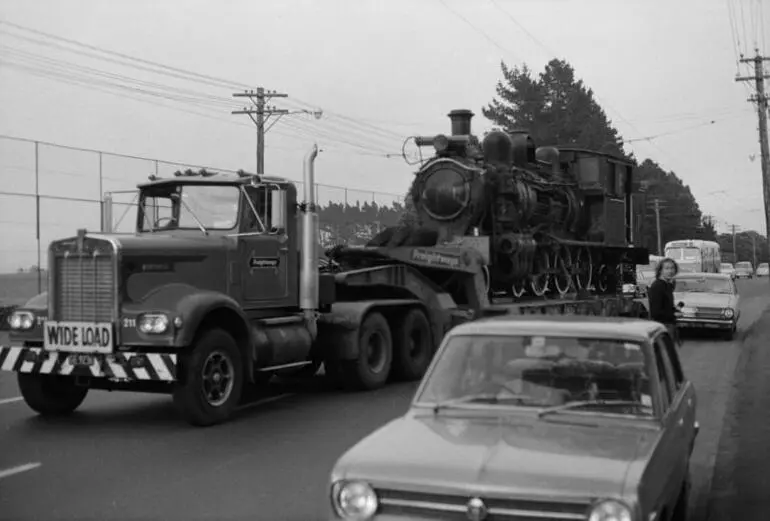 Image: Photograph of locomotive WW 491