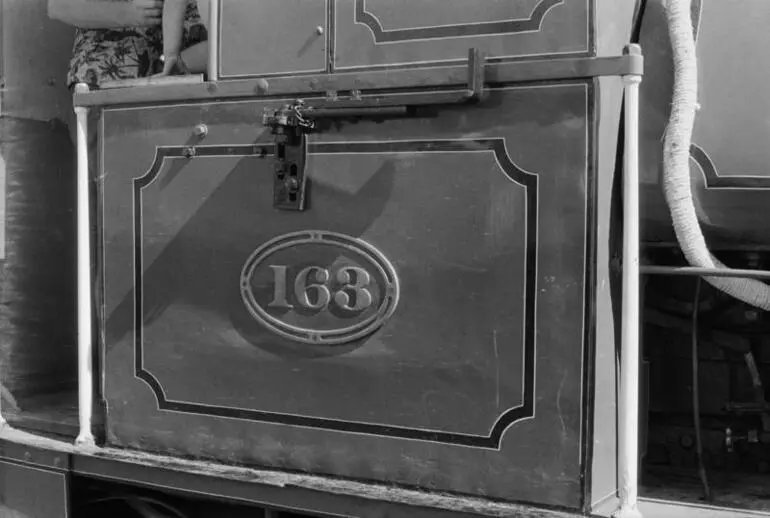 Image: Photograph of locomotive F 163