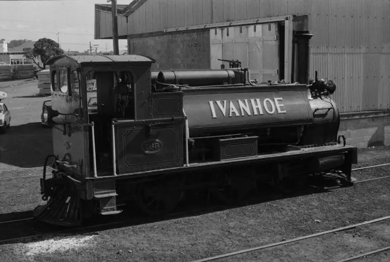 Image: Photograph of locomotive F 163