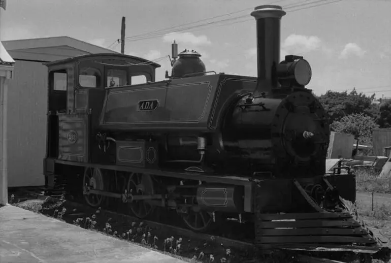 Image: Photograph of locomotive F 233