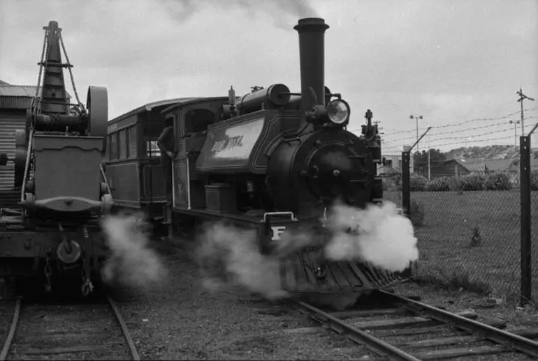 Image: Photograph of locomotive F 111