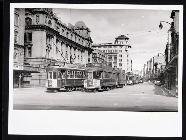 Image: Line of trams on Customs Street