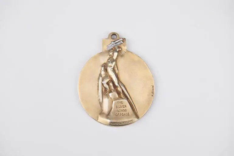 Image: Trophy Harmon Trophy, 1937