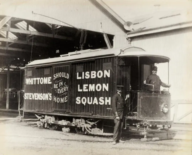 Image: Parcel delivery tram 300 with two unidentified motormen