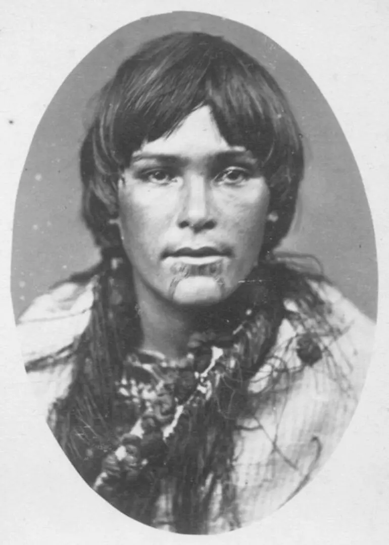 Image: Portrait of an unidentified Māori woman