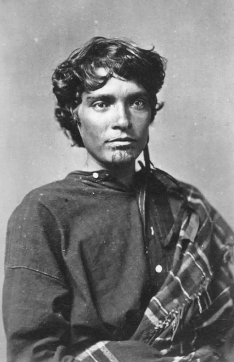 Image: Portrait of an unidentified Māori woman