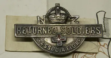 Image: Badge, New Zealand Returned Soldiers' Association (Nurses)