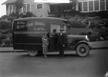 Vann, Group and Vehicle Image: Vann, Group and Vehicle