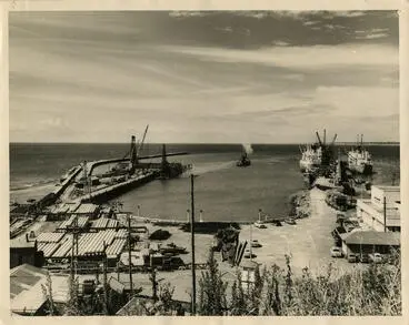 Image: New Plymouth Harbour (Moturoa and Newton King Wharf)