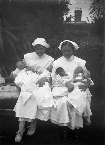 Image: Nurses with babies
