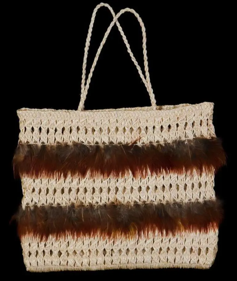 Image: Kete huruhuru / feathered bag