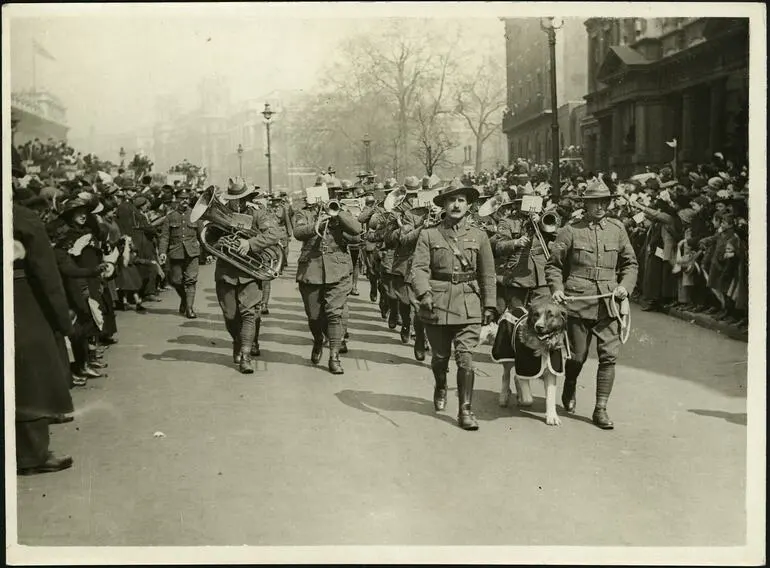 Image: Photograph - New Zealand Servicemen, Anzac Day Parade, London, 1916