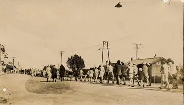 Image: ANZAC Parade, Plimmer Terrace, 1930's