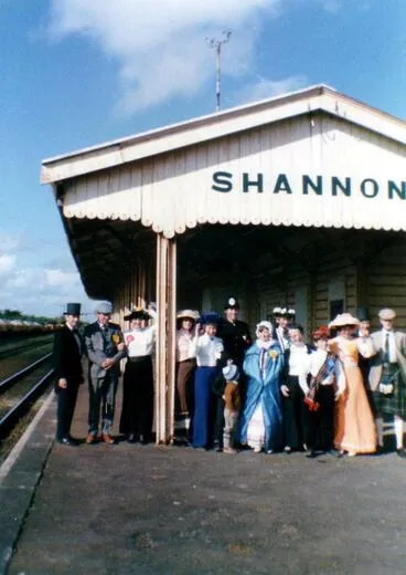 Image: Shannon Variety Players on railway station platform, 1986