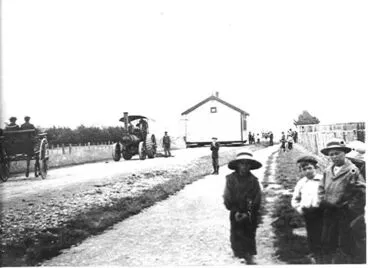 Image: Moving building to Levin School, 1904