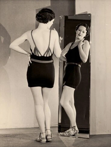 Image: Strappy woollen bathing suit