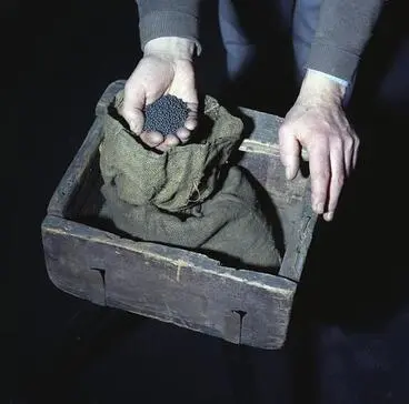 Image: The actual box and lead shot from the First Great Train Robbery