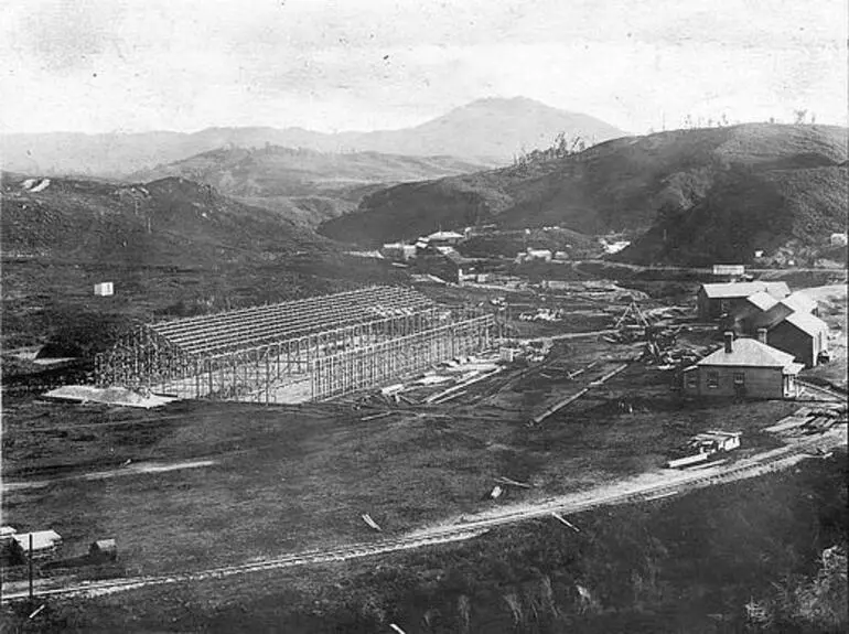 Image: Vanner Shed Building Erection