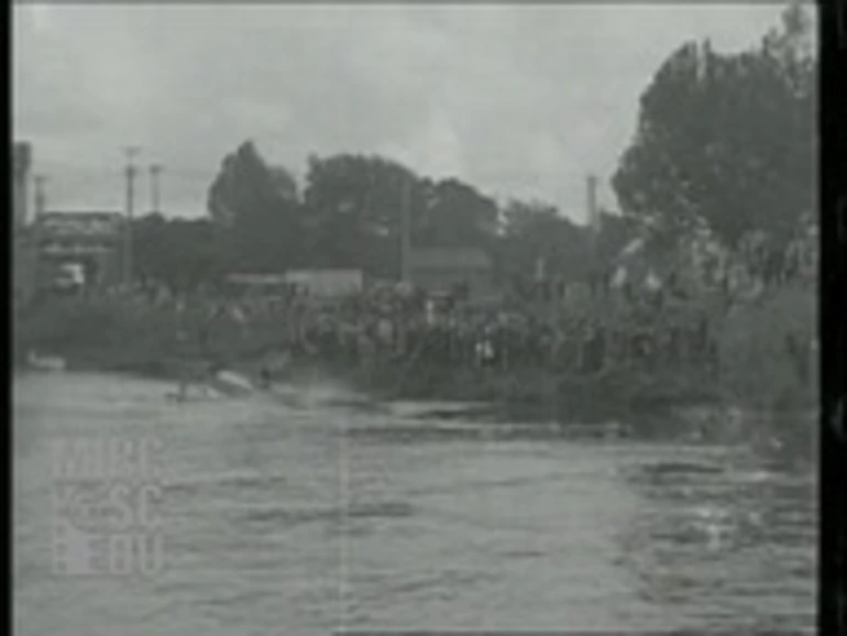 Image: Maori tribes hold canoe and canoe hurdle races--outtakes