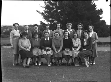 Image: Group of women golfers, Palmerston North