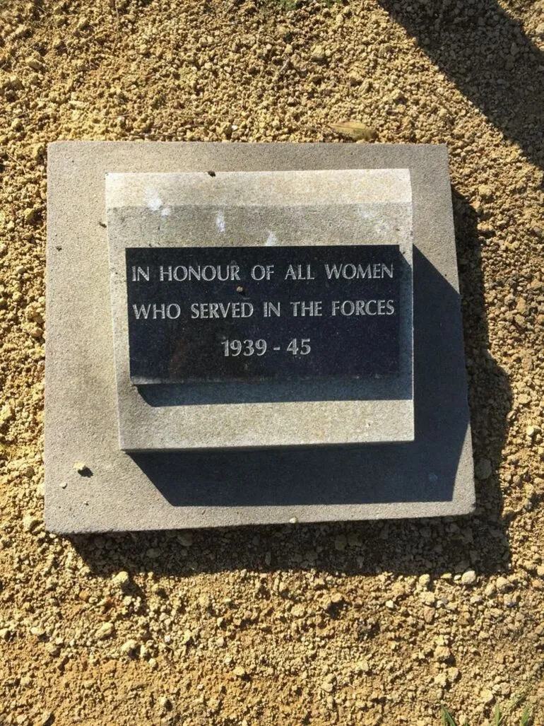 Image: Women's plaque