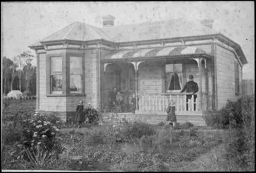 Image: Nils Hansen family and residence, Whakarongo