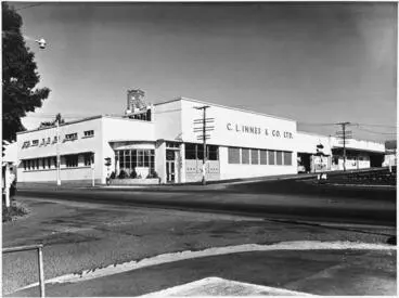 C L Innes Ltd, Victoria Street, Hamilton Image: C L Innes Ltd, Victoria Street, Hamilton