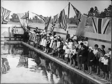 Image: Hillcrest School - opening baths 1926