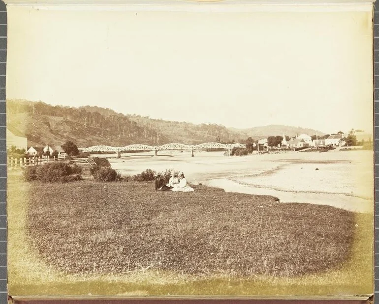 Image: Lower Hutt River and Bridge
