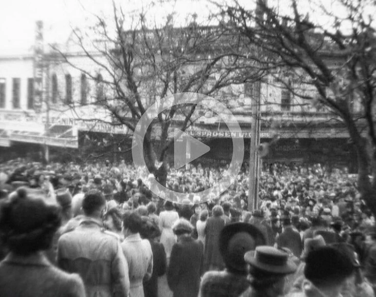Image: Peace, V-E Day, Dunedin