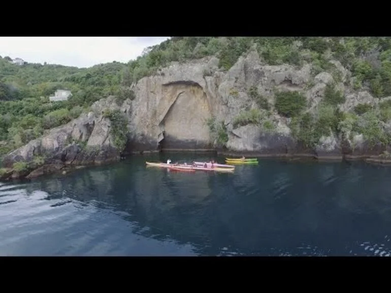 Image: The story of the Mine Bay Māori Rock Carvings in New Zealand