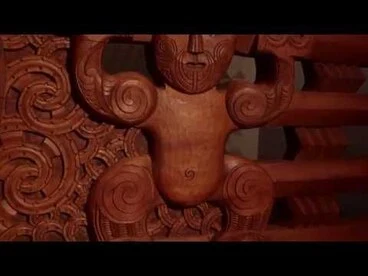 Image: Carving a Māori Waharoa