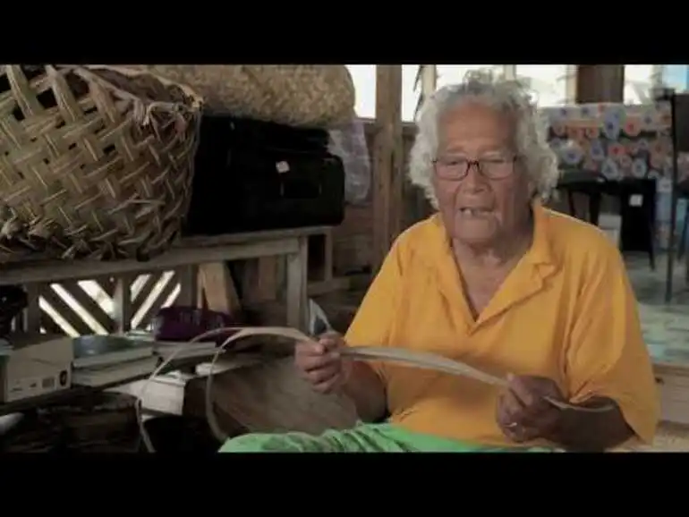 Image: Weaving in Tokelau: Novena's story