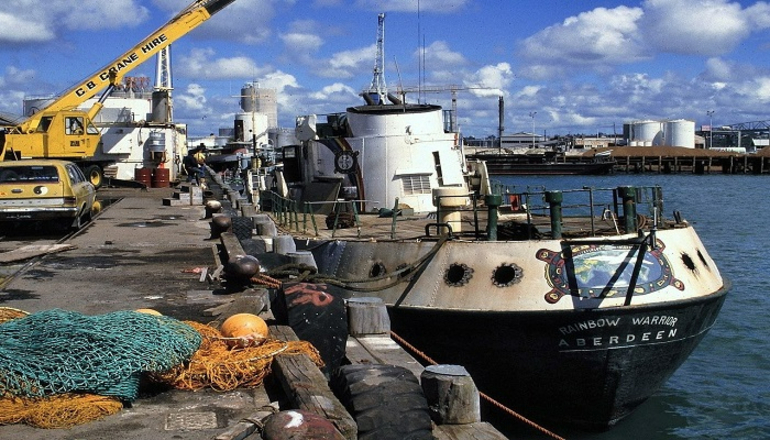 Image: Rainbow Warrior bombing 1985