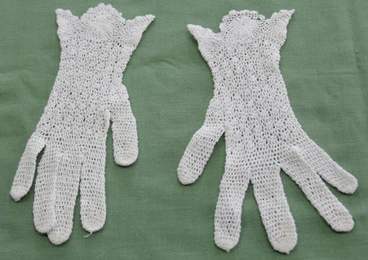 Gloves Image: Gloves