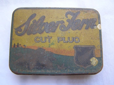 "Silver Fern" Tobacco Tin. Image: "Silver Fern" Tobacco Tin.