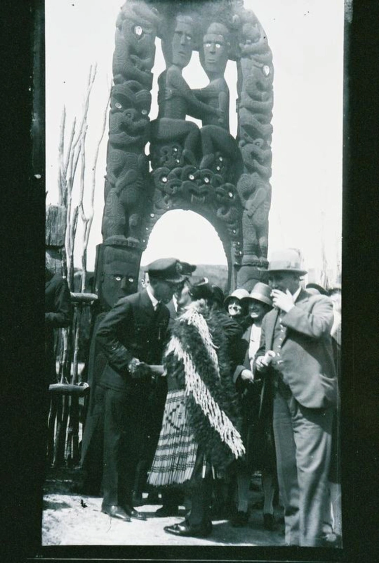 Image: Sir Charles Kingsford Smith and Guide Bella