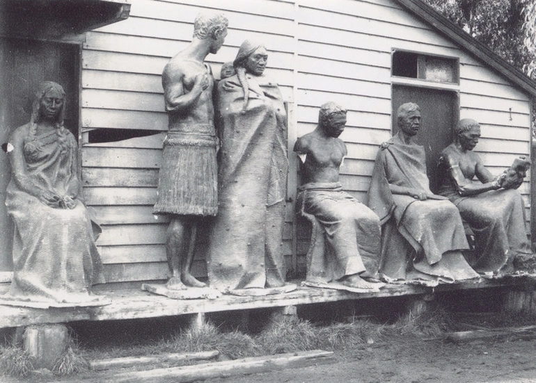 Image: Māori Statues