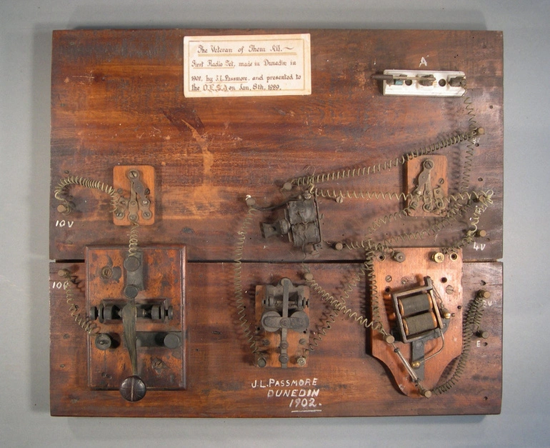 Image: Radio set