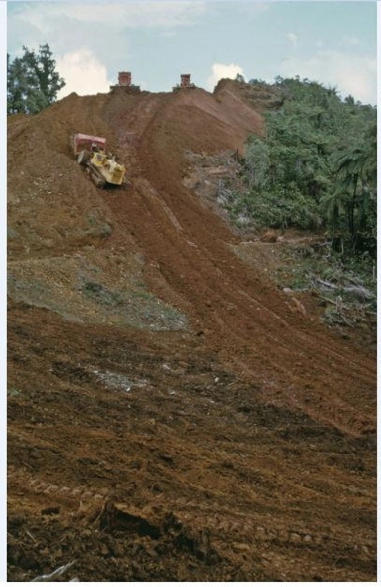 Image: Photograph, Kopu-Hikuai Road