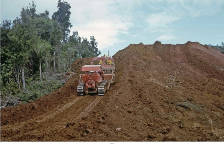 Image: Photograph, Kopu-Hikuai Road