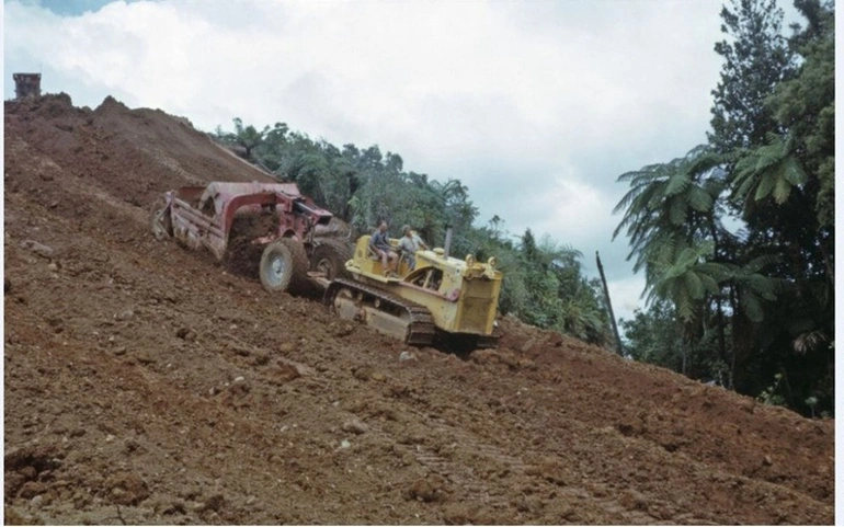 Image: Photograph, Kopu-Hikuai Road