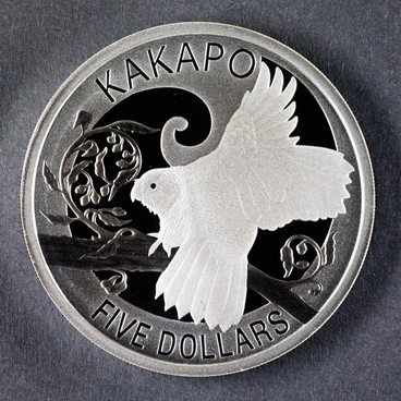 Image: Reserve Bank of New Zealand 2009 Five Dollars Kakapo